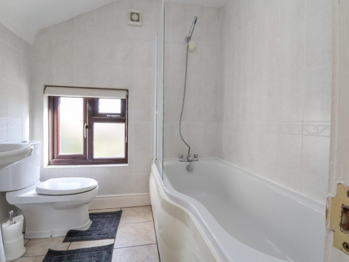 4 Green Farm Cottage Chester Bagian luar foto